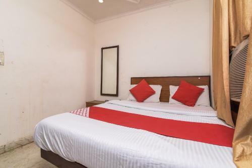 Hotel Oyo 22354 Pg Hospitality Inn