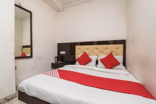 Hotel Oyo 22354 Pg Hospitality Inn