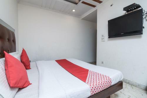 Hotel Oyo 22354 Pg Hospitality Inn