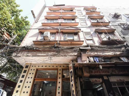 Hotel Oyo 22354 Pg Hospitality Inn