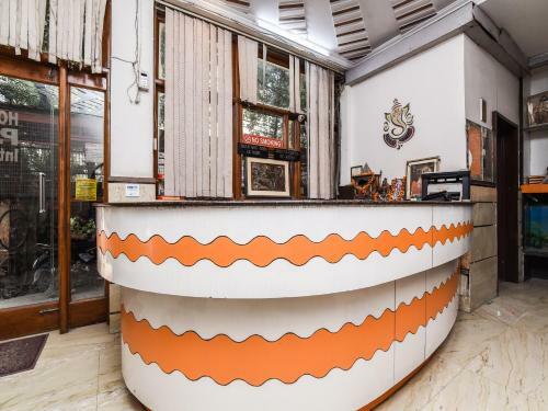 Hotel Oyo 22354 Pg Hospitality Inn