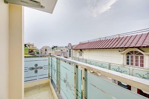 Hostal Well-lit Stay In Delhi (Exclusive Offer!)