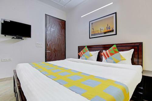 Hostal Well-lit Stay In Delhi (Exclusive Offer!)