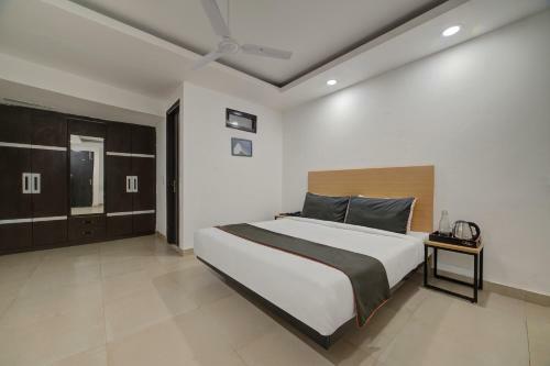 Hotel Edition O 30101 Red Coral Hassanpur