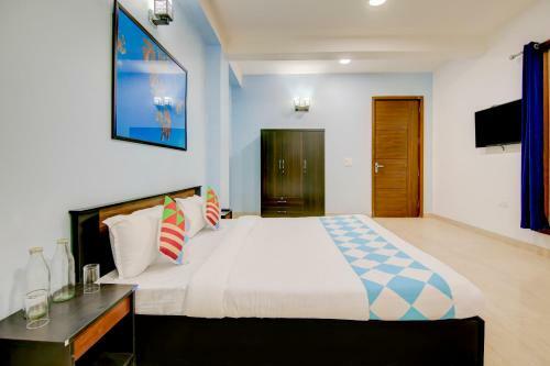 Hostal Oyo Home 62431 Bliss Home Saket