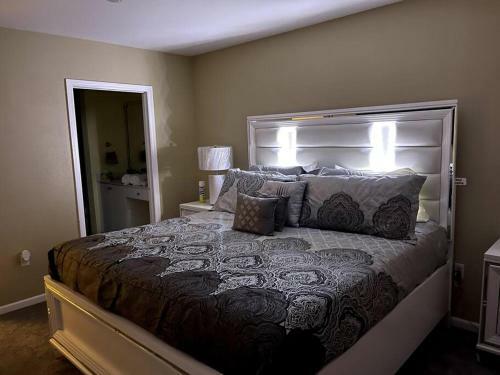 Luxury Miami 2br Townhouse Near Stadium !!