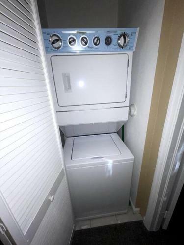 Luxury Miami 2br Townhouse Near Stadium !!