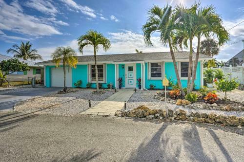 Waterfront Matlacha Home With Hot Tub And Grill!