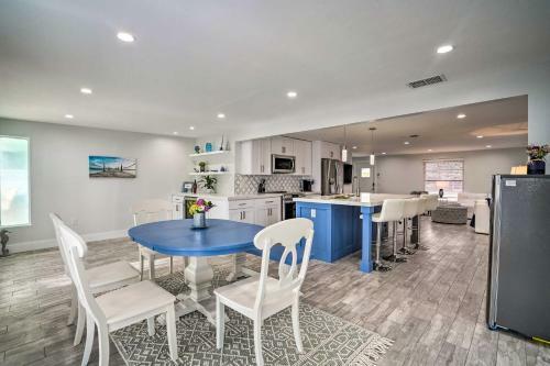 Waterfront Matlacha Home With Hot Tub And Grill!