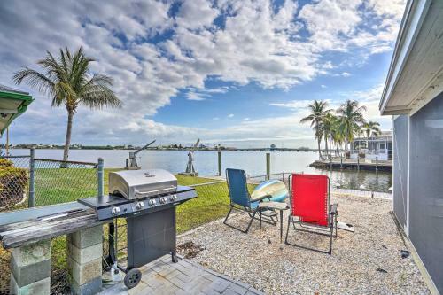 Waterfront Matlacha Home With Hot Tub And Grill!