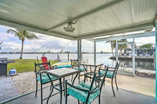 Waterfront Matlacha Home With Hot Tub And Grill!
