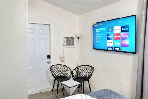 Glam Guesthouse 5 Miles From Hard Rock Stadium