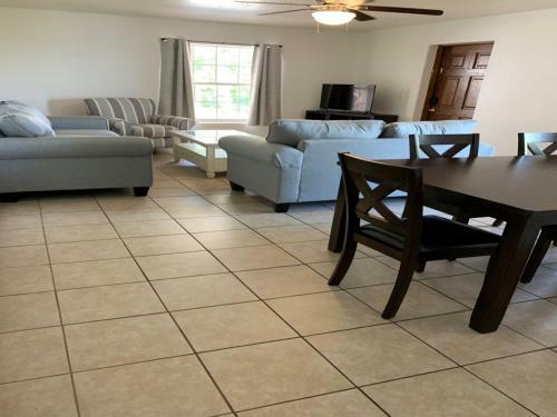 Villa Pineda Palms Estate, 4 Br For 13 Guests