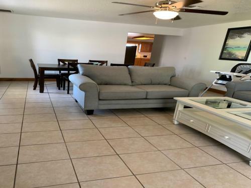 Villa Pineda Palms Estate, 4 Br For 13 Guests