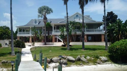Villa Pineda Palms Estate, 4 Br For 13 Guests