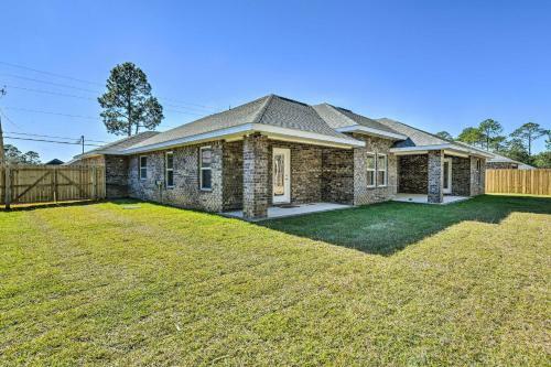 Upscale Navarre Retreat With Fully Fenced Yard!