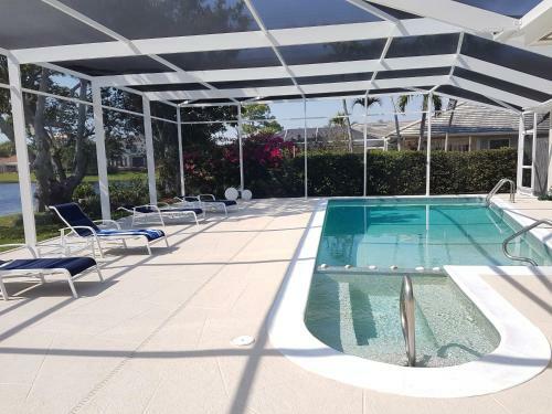 Exclusive Villa - Lakeside, 4 Minutes To Private Beach
