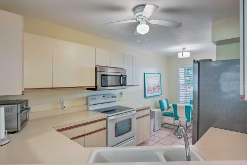 Apartamento First-floor Naples Condo About 3 Mi To Beaches!