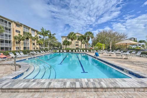Apartamento First-floor Naples Condo About 3 Mi To Beaches!