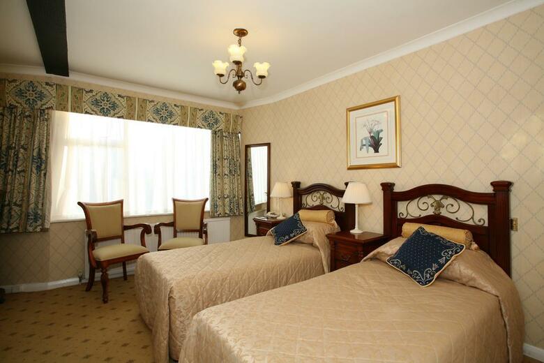 Deans Place Hotel