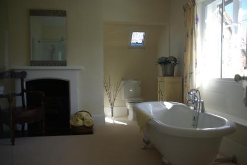 Bed & Breakfast Tresco House