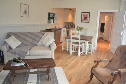 Bed & Breakfast Tresco House