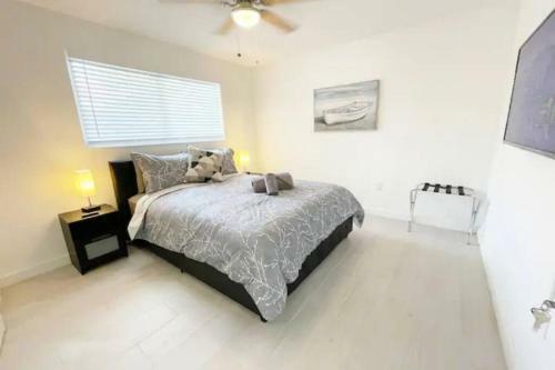 Brand New! 4bd 3bth Home W/ Gated Parking