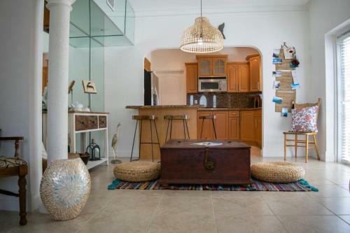 K - Cozy Room With Private Entrance (Apt 3)