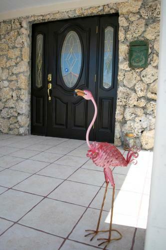 K - Cozy Room With Private Entrance (Apt 3)