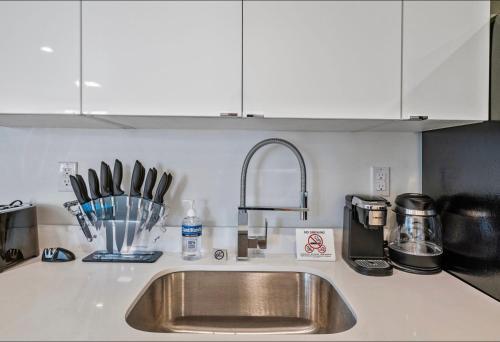 Lh Suites
