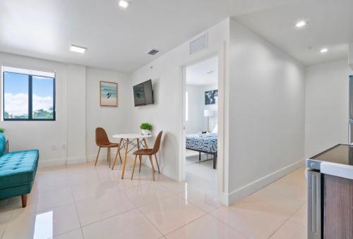 Lh Suites