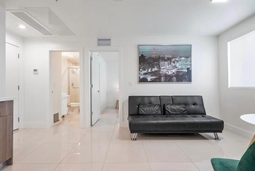 Lh Suites