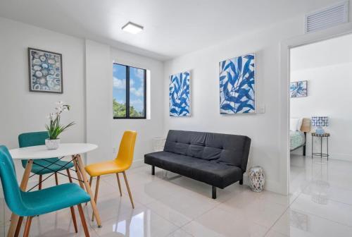 Lh Suites