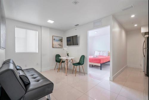 Lh Suites
