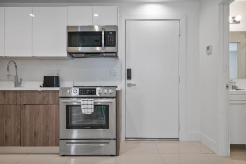 Lh Suites
