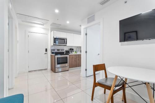 Lh Suites