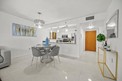 Apartamento Superb Condo With Parking In Brickell Miami