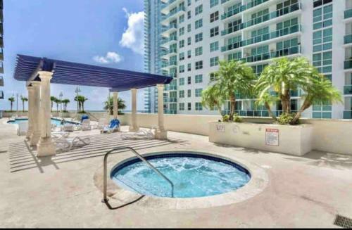 Apartamento Superb Condo With Parking In Brickell Miami