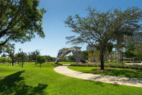 Apartamento Modern Downtown Doral One-bedroom Apt With Golf Course Views