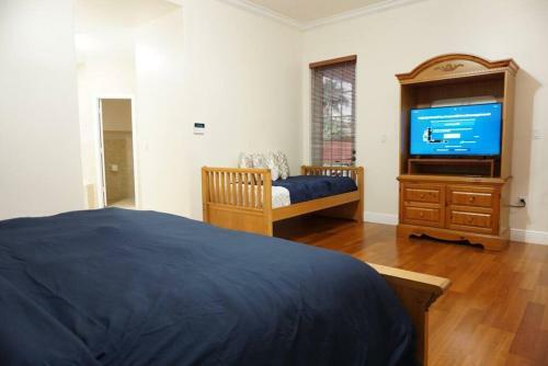 New Luxury Vacation Dream Rental- Sleeps 15!