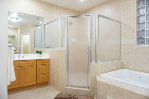New Luxury Vacation Dream Rental- Sleeps 15!