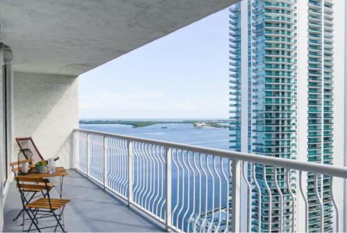 Luxury Apartments W Pool & Ocean Views In Brickell