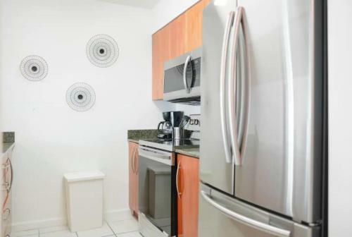 Luxury Apartments W Pool & Ocean Views In Brickell