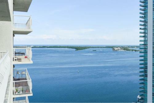 Luxury Apartments W Pool & Ocean Views In Brickell