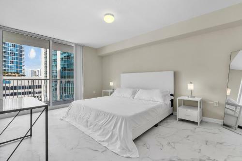Luxury Apartments W Pool & Ocean Views In Brickell
