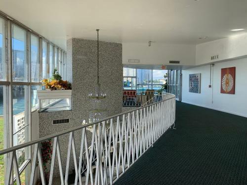 Hotel International Inn On The Bay