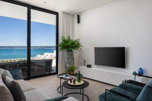 Beachfront Villa The View With Pool