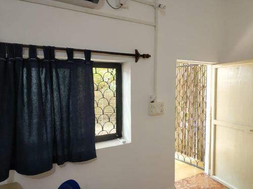 Hostal Palm Breeze Suites