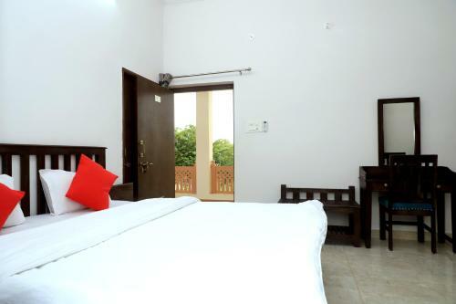 Hotel Brahma Heritage-luxury Rooms With Nature Love