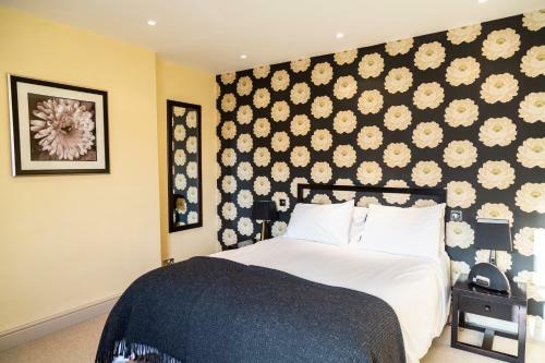 Crown Hotel